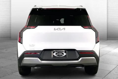More photos of 2026 Kia EV9 Wind at Cable Dahmer Kia of Lee's Summit, MO