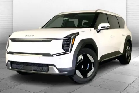 Photos of 2026 KIA EV9 Wind for sale in Lee's Summit, MO at Cable Dahmer Kia of Lee's Summit