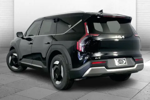 Another view of 2026 KIA EV9 Wind for sale in Lee's Summit, MO at Cable Dahmer Kia of Lee's Summit