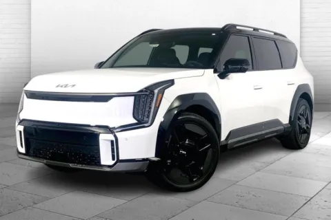 Photos of 2026 KIA EV9 GT-Line for sale in Lee's Summit, MO at Cable Dahmer Kia of Lee's Summit