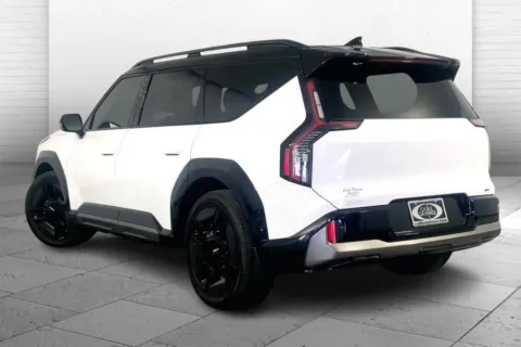 Another view of 2026 KIA EV9 GT-Line for sale in Lee's Summit, MO at Cable Dahmer Kia of Lee's Summit