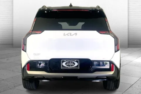 More photos of 2026 KIA EV9 GT-Line at Cable Dahmer Kia of Lee's Summit, MO
