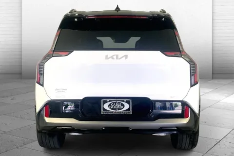 More photos of 2026 KIA EV9 GT-Line at Cable Dahmer Kia of Lee's Summit, MO