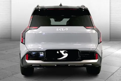 More photos of 2026 KIA EV9 GT-Line at Cable Dahmer Kia of Lee's Summit, MO