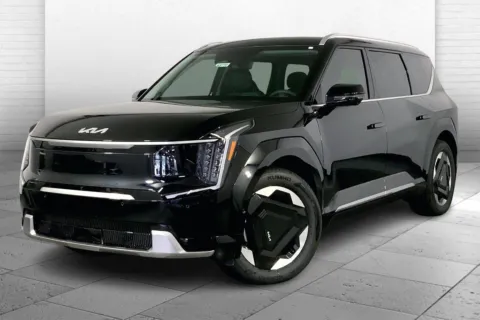 Photos of 2026 Kia EV9 Land for sale in Lee's Summit, MO at Cable Dahmer Kia of Lee's Summit