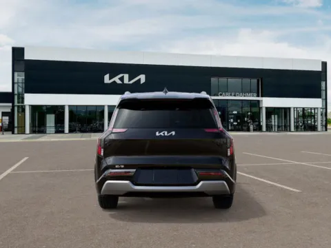 More photos of 2026 KIA EV9 Land at Cable Dahmer Kia of Lee's Summit, MO