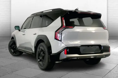 Another view of 2026 Kia EV9 GT-Line for sale in Lee's Summit, MO at Cable Dahmer Kia of Lee's Summit