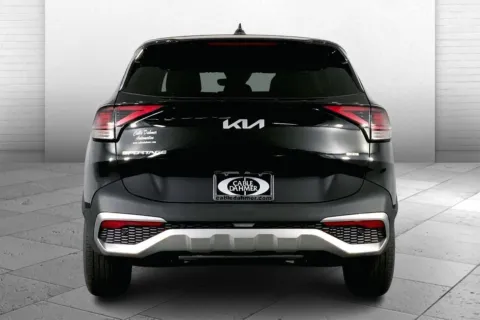 More photos of 2025 Kia Sportage Hybrid LX at Cable Dahmer Kia of Lee's Summit, MO
