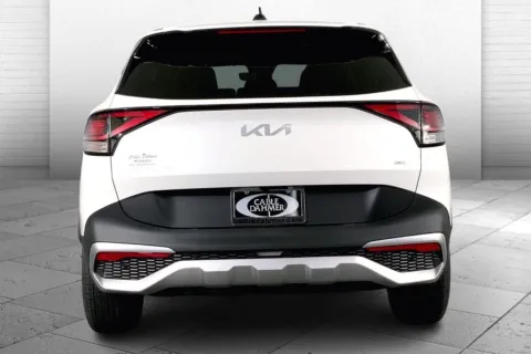 More photos of 2025 Kia Sportage Hybrid LX at Cable Dahmer Kia of Lee's Summit, MO