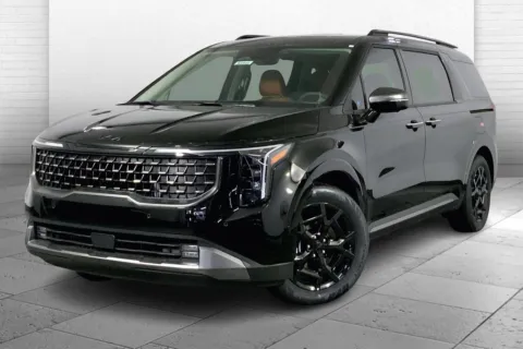 Photos of 2026 Kia Carnival Hybrid SX for sale in Lee's Summit, MO at Cable Dahmer Kia of Lee's Summit