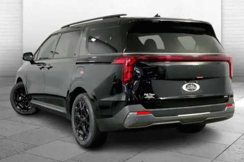 Another view of 2026 Kia Carnival Hybrid SX for sale in Lee's Summit, MO at Cable Dahmer Kia of Lee's Summit