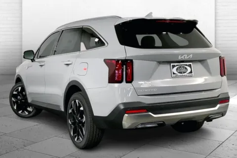 Another view of 2025 Kia Sorento EX for sale in Lee's Summit, MO at Cable Dahmer Kia of Lee's Summit