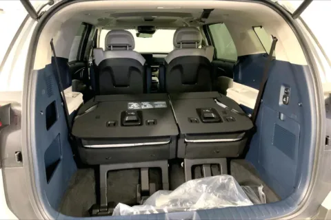 More photos of 2026 Kia Carnival SX Prestige at Cable Dahmer Kia of Lee's Summit, MO