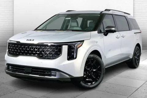 Photos of 2026 Kia Carnival Hybrid SX for sale in Lee's Summit, MO at Cable Dahmer Kia of Lee's Summit