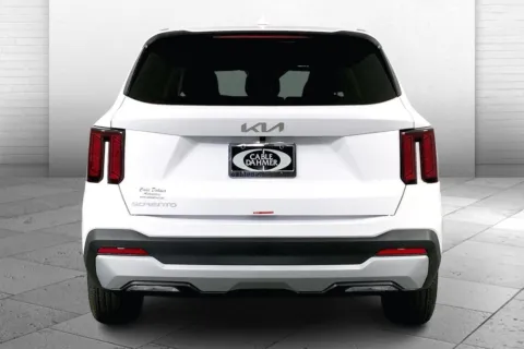 More photos of 2026 Kia Sorento LX at Cable Dahmer Kia of Lee's Summit, MO