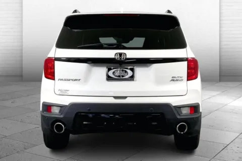 Another view of 2022 Honda Passport Elite for sale in Lee's Summit, MO at Cable Dahmer Kia of Lee's Summit