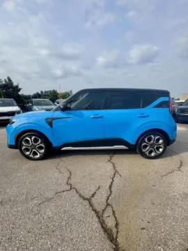 Photos of 2025 Kia Soul EX for sale in Lee's Summit, MO at Cable Dahmer Kia of Lee's Summit