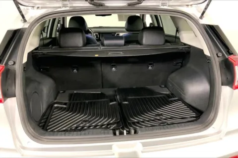 More photos of 2019 Kia Niro Touring at Cable Dahmer Kia of Lee's Summit, MO