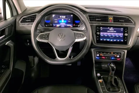 More photos of 2023 Volkswagen Tiguan SE at Cable Dahmer Kia of Lee's Summit, MO