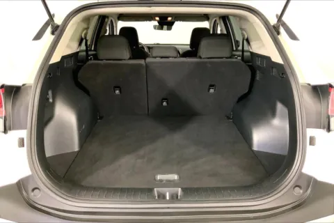 More photos of 2023 Kia Sportage LX at Cable Dahmer Kia of Lee's Summit, MO