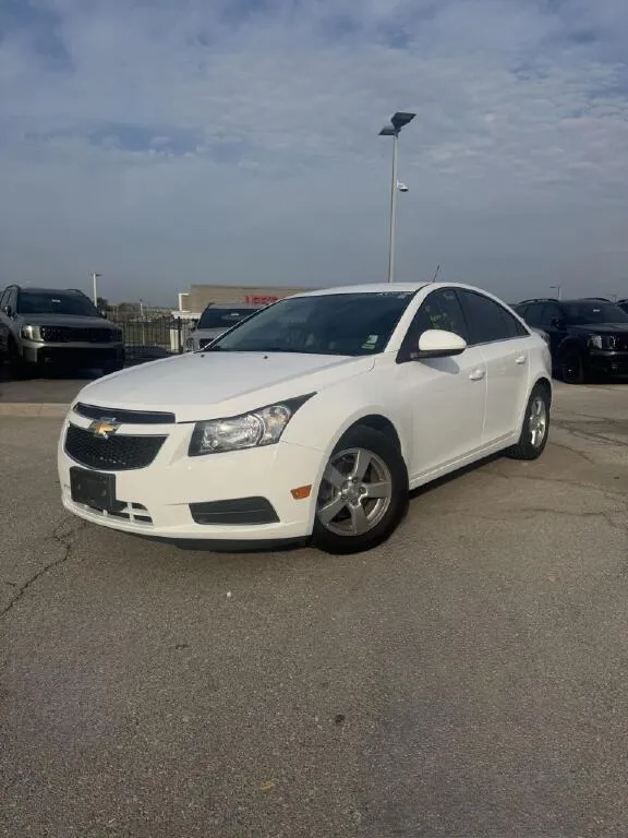 White 2014 Chevrolet Cruze 1LT for sale in Lee's Summit, MO