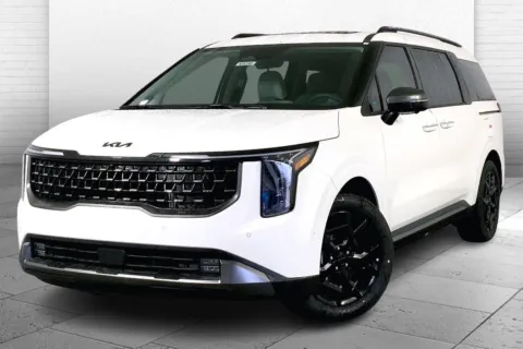 Photos of 2026 Kia Carnival Hybrid SX for sale in Lee's Summit, MO at Cable Dahmer Kia of Lee's Summit