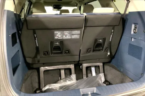 More photos of 2026 Kia Carnival Hybrid SX at Cable Dahmer Kia of Lee's Summit, MO