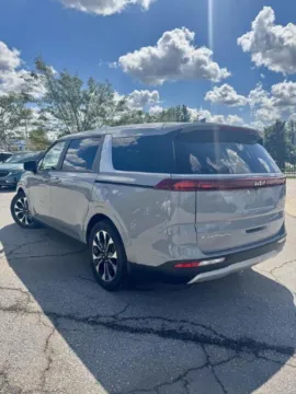 Another view of 2022 Kia Carnival EX for sale in Lee's Summit, MO at Cable Dahmer Kia of Lee's Summit
