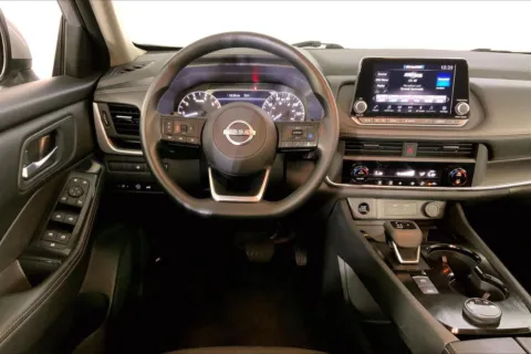 More photos of 2024 Nissan Rogue SV at Cable Dahmer Kia of Lee's Summit, MO