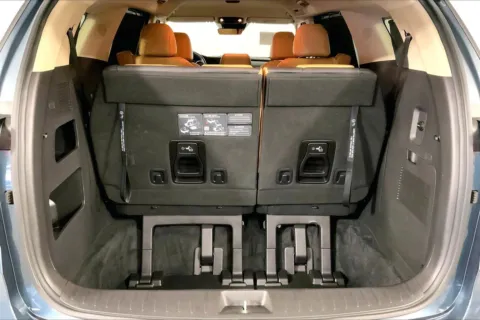 More photos of 2024 Kia Carnival EX at Cable Dahmer Kia of Lee's Summit, MO