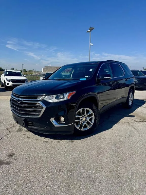 Black 2019 Chevrolet Traverse LT Leather for sale in Lee's Summit, MO