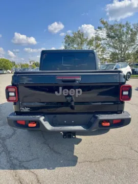 More photos of 2024 Jeep Gladiator Mojave at Cable Dahmer Kia of Lee's Summit, MO