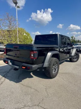 More photos of 2024 Jeep Gladiator Mojave at Cable Dahmer Kia of Lee's Summit, MO