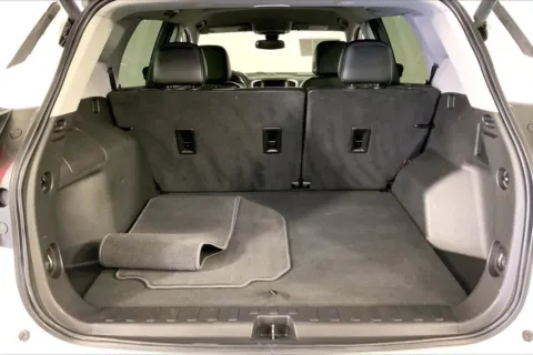 More photos of 2022 GMC Terrain SLT at Cable Dahmer Kia of Lee's Summit, MO