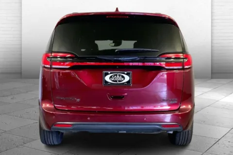 Another view of 2022 Chrysler Pacifica Limited for sale in Lee's Summit, MO at Cable Dahmer Kia of Lee's Summit