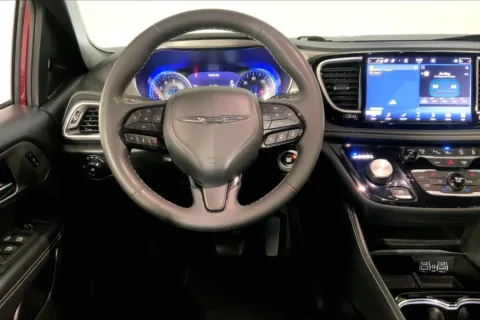 More photos of 2022 Chrysler Pacifica Limited at Cable Dahmer Kia of Lee's Summit, MO