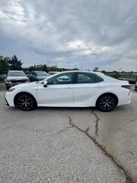 Photos of 2020 Toyota Camry SE for sale in Lee's Summit, MO at Cable Dahmer Kia of Lee's Summit
