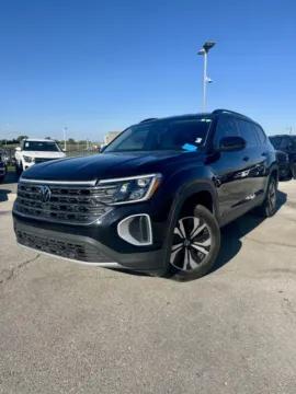 Black 2024 Volkswagen Atlas 2.0T SE for sale in Lee's Summit, MO