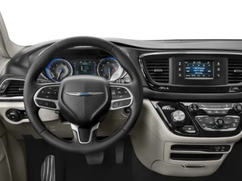 More photos of 2017 Chrysler Pacifica Touring-L at Cable Dahmer Kia of Lee's Summit, MO