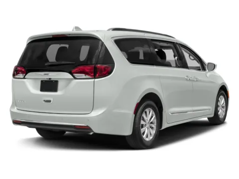 Photos of 2017 Chrysler Pacifica Touring-L for sale in Lee's Summit, MO at Cable Dahmer Kia of Lee's Summit