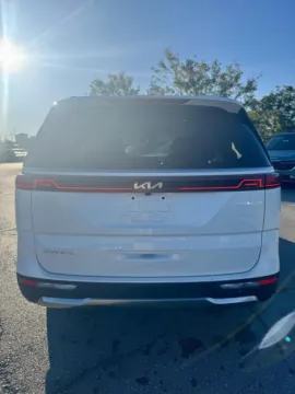 More photos of 2023 Kia Carnival SX Prestige at Cable Dahmer Kia of Lee's Summit, MO
