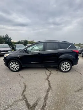 Photos of 2019 Ford Escape SEL for sale in Lee's Summit, MO at Cable Dahmer Kia of Lee's Summit