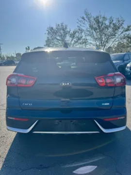 More photos of 2017 Kia Niro EX at Cable Dahmer Kia of Lee's Summit, MO
