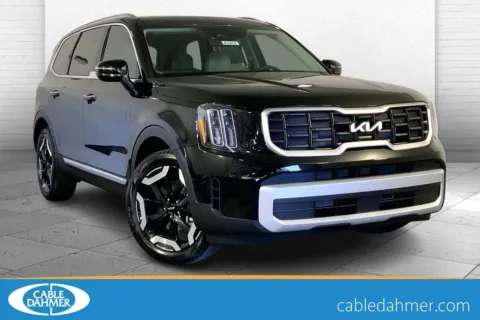 Green 2025 Kia Telluride S for sale in Lee's Summit, MO