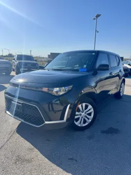 Black 2023 Kia Soul LX for sale in Lee's Summit, MO
