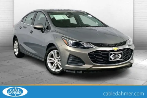 Gray 2019 Chevrolet Cruze LT for sale in Lee's Summit, MO