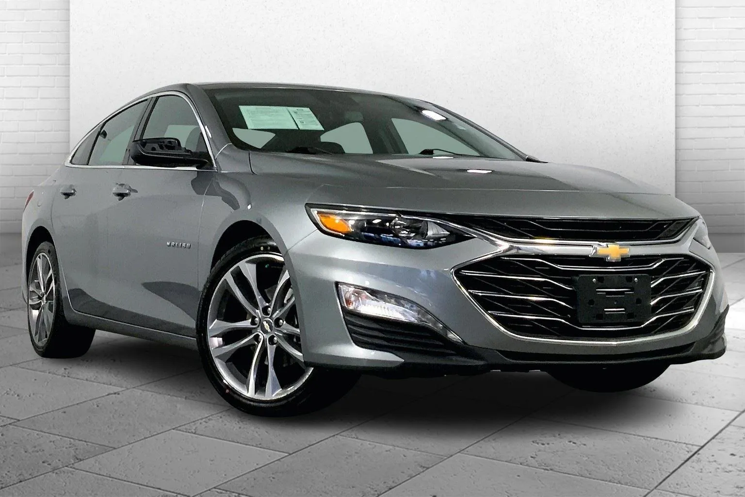 Gray 2023 Chevrolet Malibu FWD 1LT for sale in Lee's Summit, MO