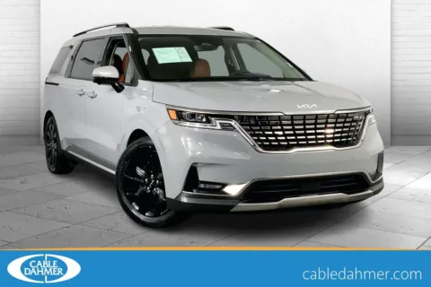 Silver 2023 Kia Carnival SX Prestige for sale in Lee's Summit, MO