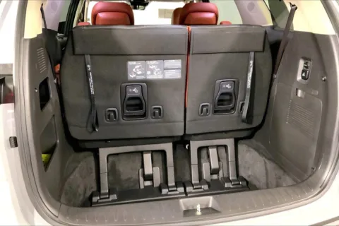 More photos of 2023 Kia Carnival SX Prestige at Cable Dahmer Kia of Lee's Summit, MO