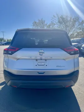 More photos of 2021 Nissan Rogue SV at Cable Dahmer Kia of Lee's Summit, MO